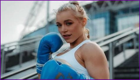 Unveiling The Truth: Elle Brooke's Height Revealed!